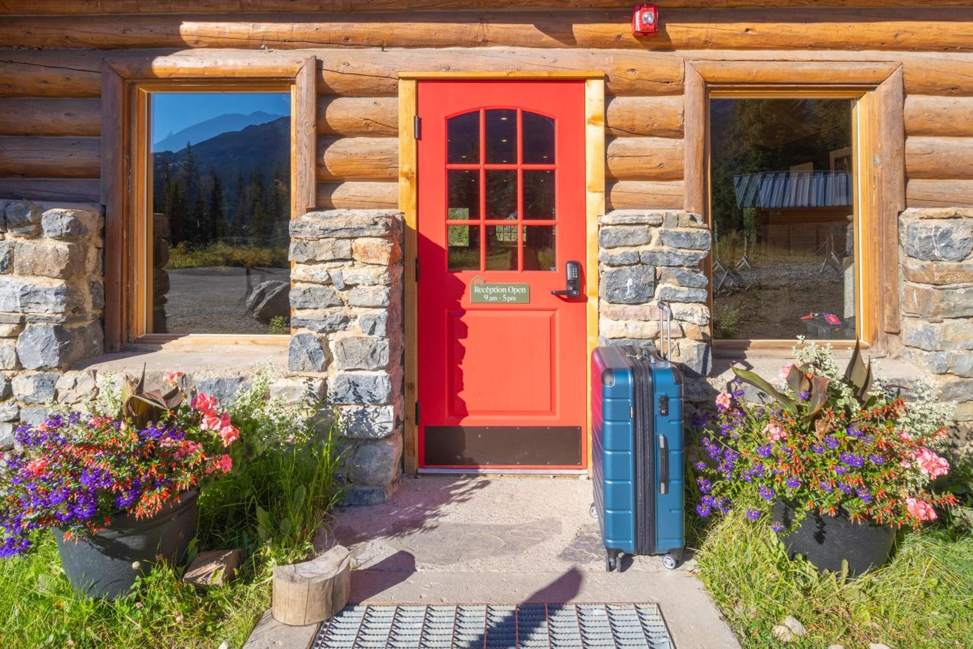 The Lodge At Bow Lake レイク・ルイーズ エクステリア 写真